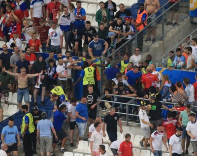 DEC-1216-Russian-fans-confront-England-and-Disabled-fans[1].jpg