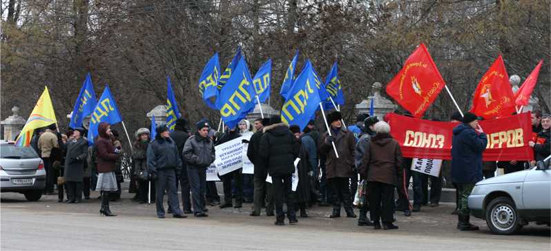 SavePark_RyazanGorodSovet_Piket_26.12.2007.jpg